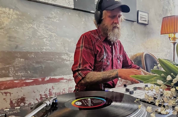 Honky-tonk DJ